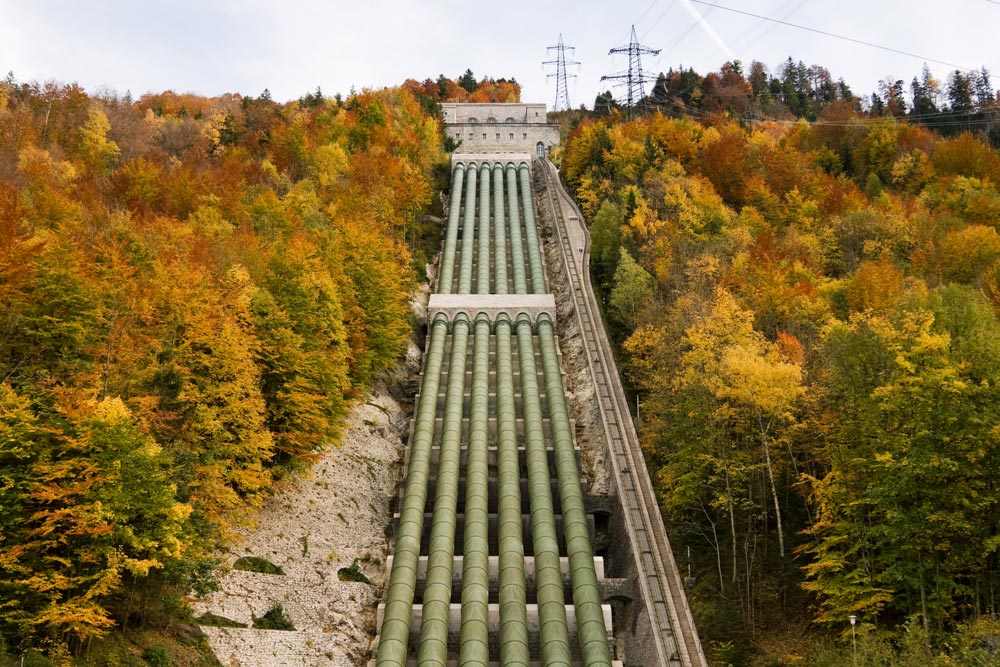 Pumped hydro storage powerplant